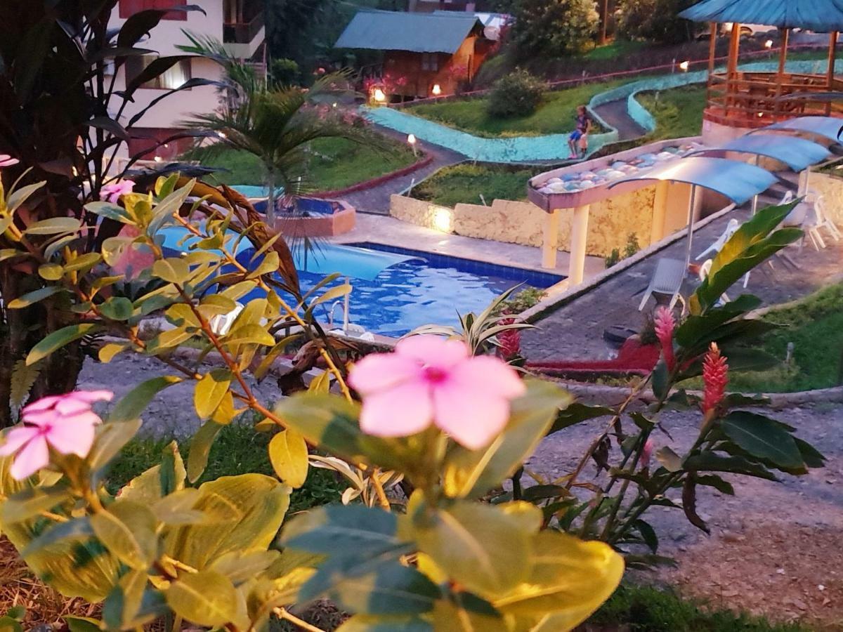 Hosteria Kasadasa 산토 도밍고 데 로스 콜로라도스 외부 사진